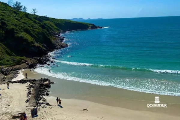 Arraial do Cabo + Búzios com Temporada de Baleias 2025